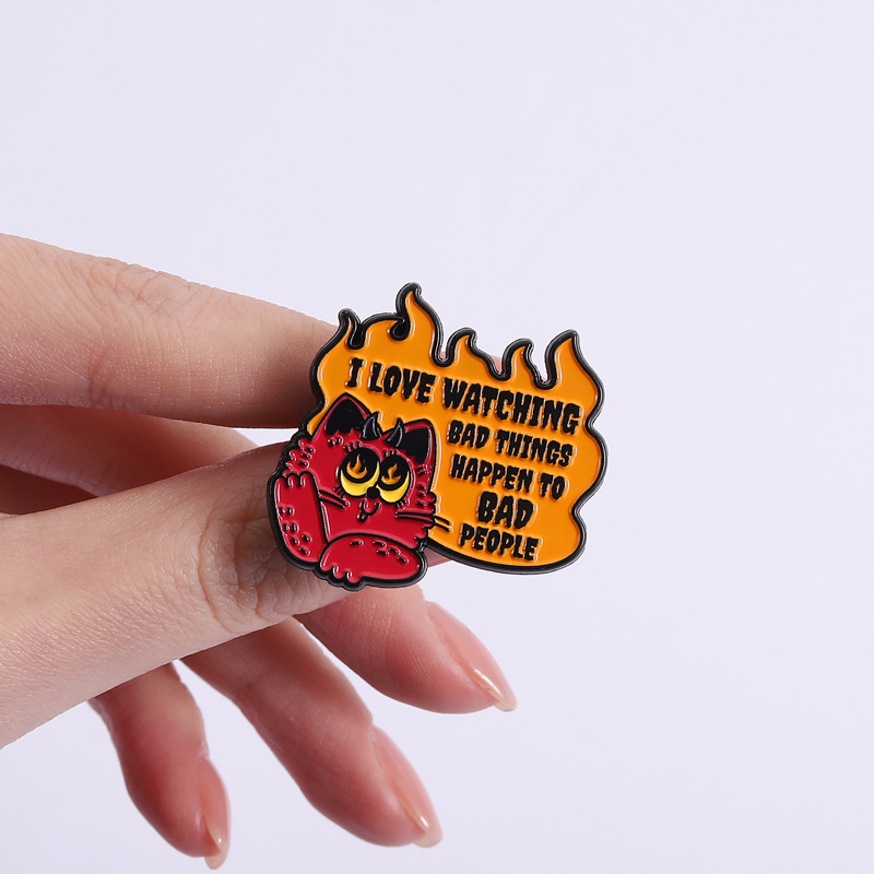 Evil Cat Enamel Pins Watching  - đánh giá và giá Zoe Jewelry Watches