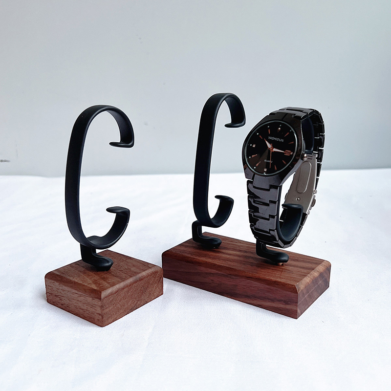 Wooden C-Shaped Watch Holder J - đánh giá và giá Jewelry And Watches Inc
